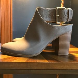 American Eagle Booties